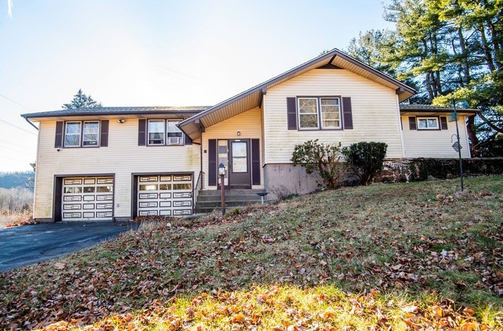 73 Parker Rd, Meriden, CT 06450-4811