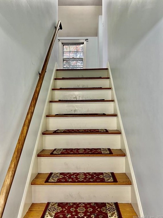 84 Hillcrest Ter, Meriden CT  06450-6129 exterior