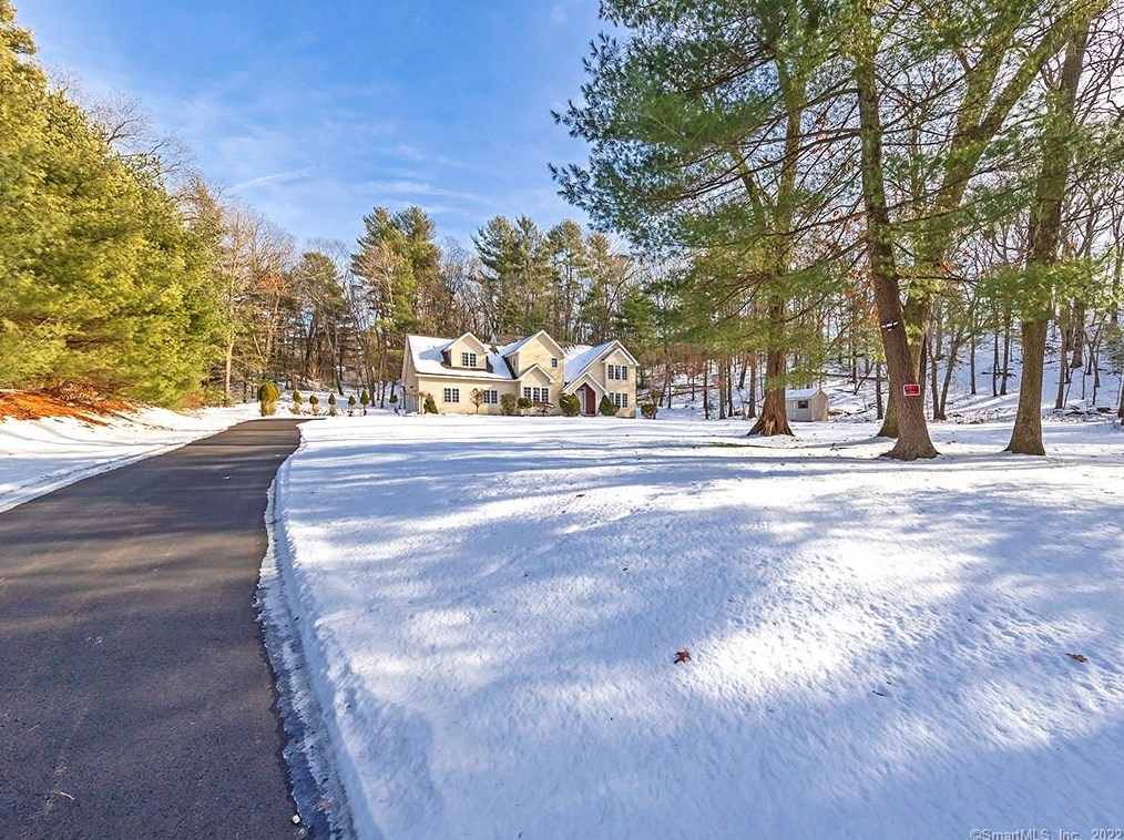 246 Tunnel Rd, Vernon, CT 06066-5509