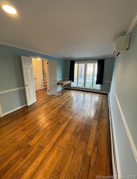 48 Oak St, New Canaan, CT 06840