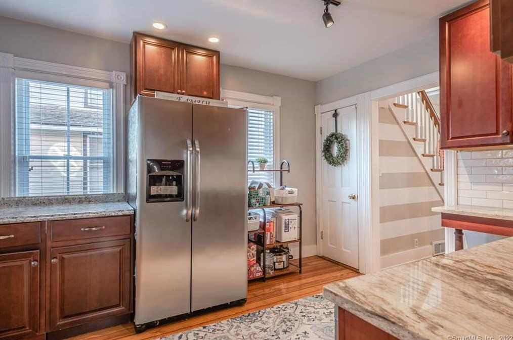 459 3 Ave, New Haven CT 06516-5447 exterior