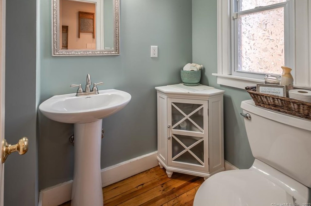 459 3 Ave, New Haven CT 06516-5447 exterior