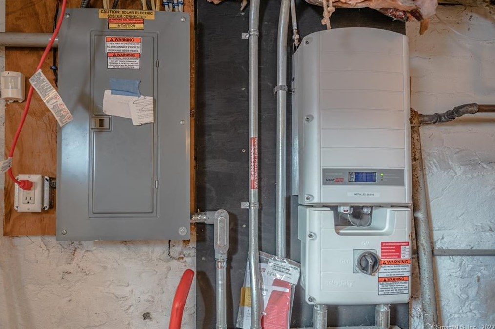 459 3 Ave, New Haven CT 06516-5447 exterior