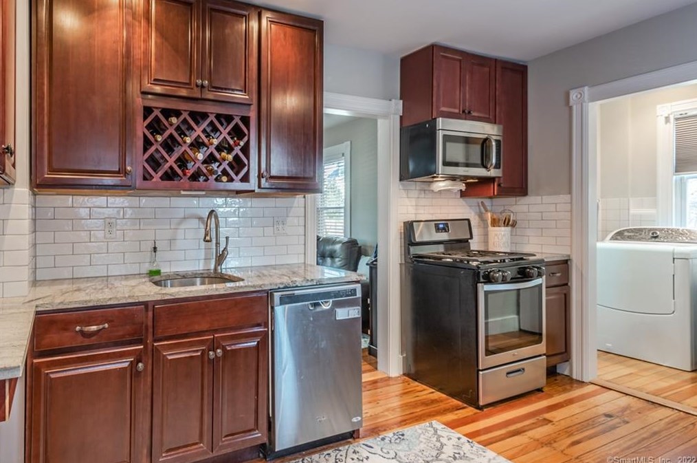 459 3 Ave, New Haven CT 06516-5447 exterior