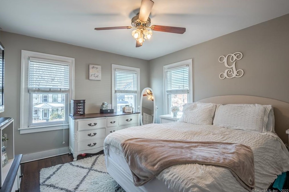 459 3 Ave, New Haven CT 06516-5447 exterior