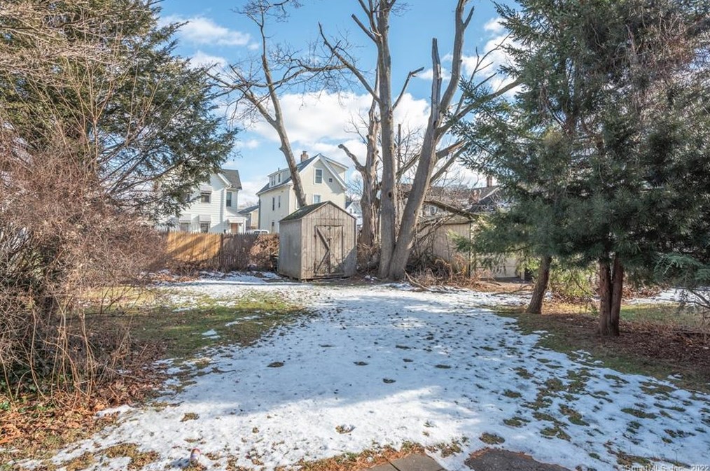 459 3 Ave, New Haven CT 06516-5447 exterior