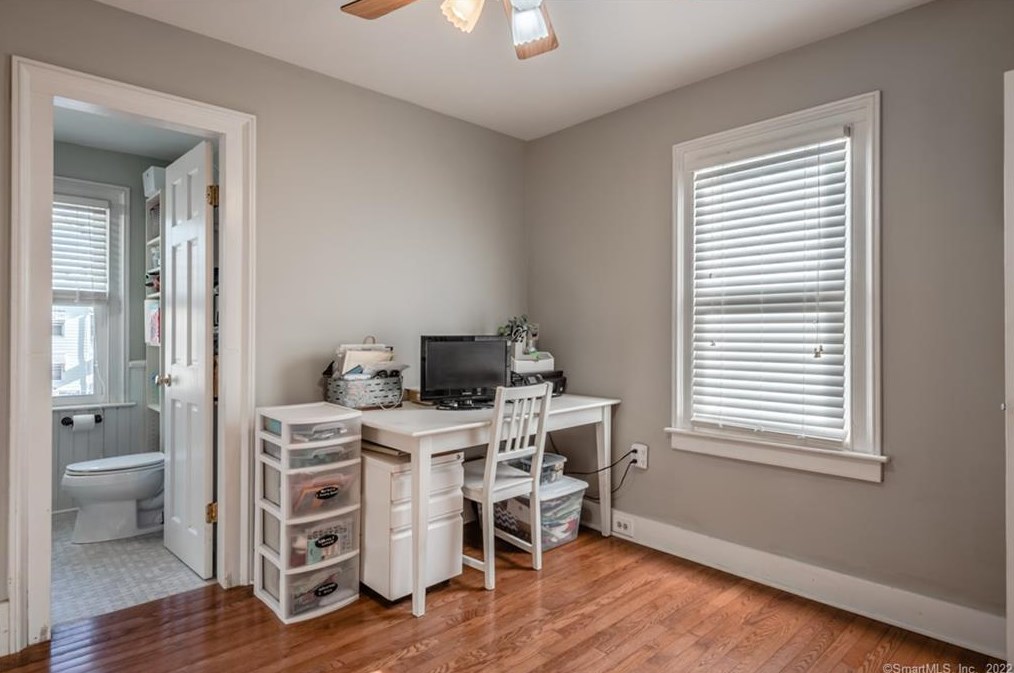 459 3 Ave, New Haven CT 06516-5447 exterior