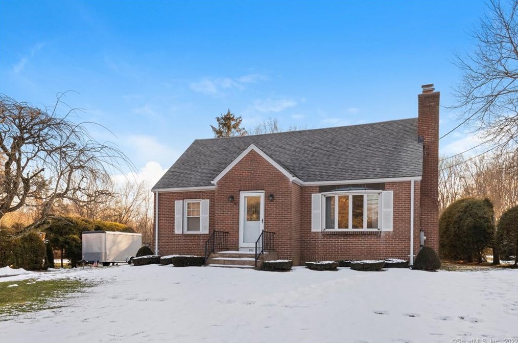 905 Pleasant Valley Rd, Wapping, CT 06074