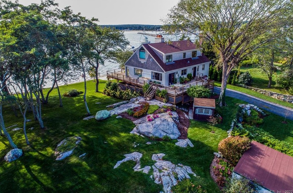 10 Morgan Point, Groton, CT 06340