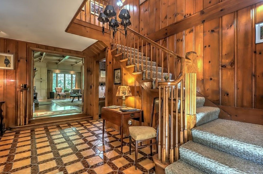 24 Beeholm Rd, West Redding, CT 06896-3301