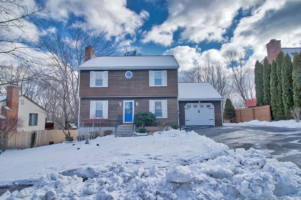83 Kendall Cir, Waterbury, CT 06708