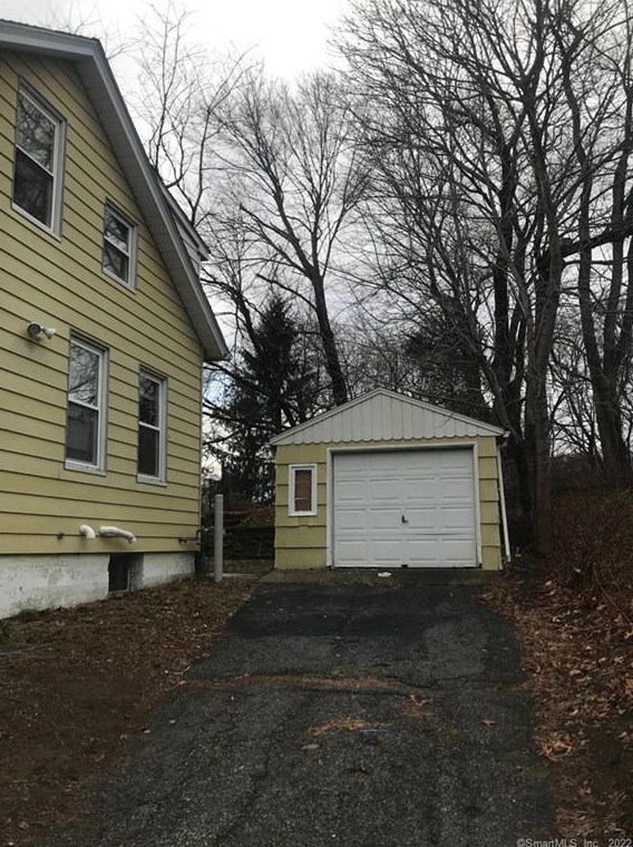 105 Dunham St, Norwich, CT 06360