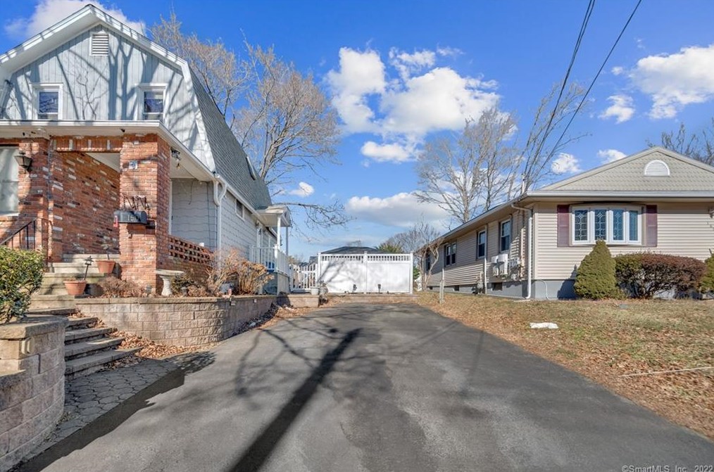 150 Quail St, Stratford, CT 06614