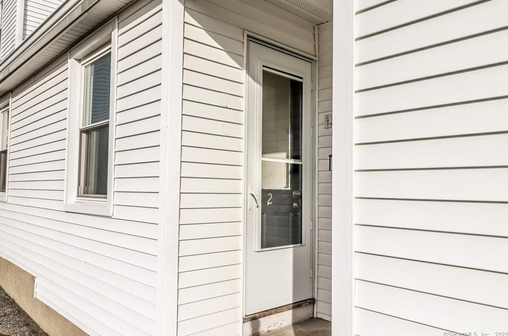 24 Elm St Apt 2, Northville, CT 06776