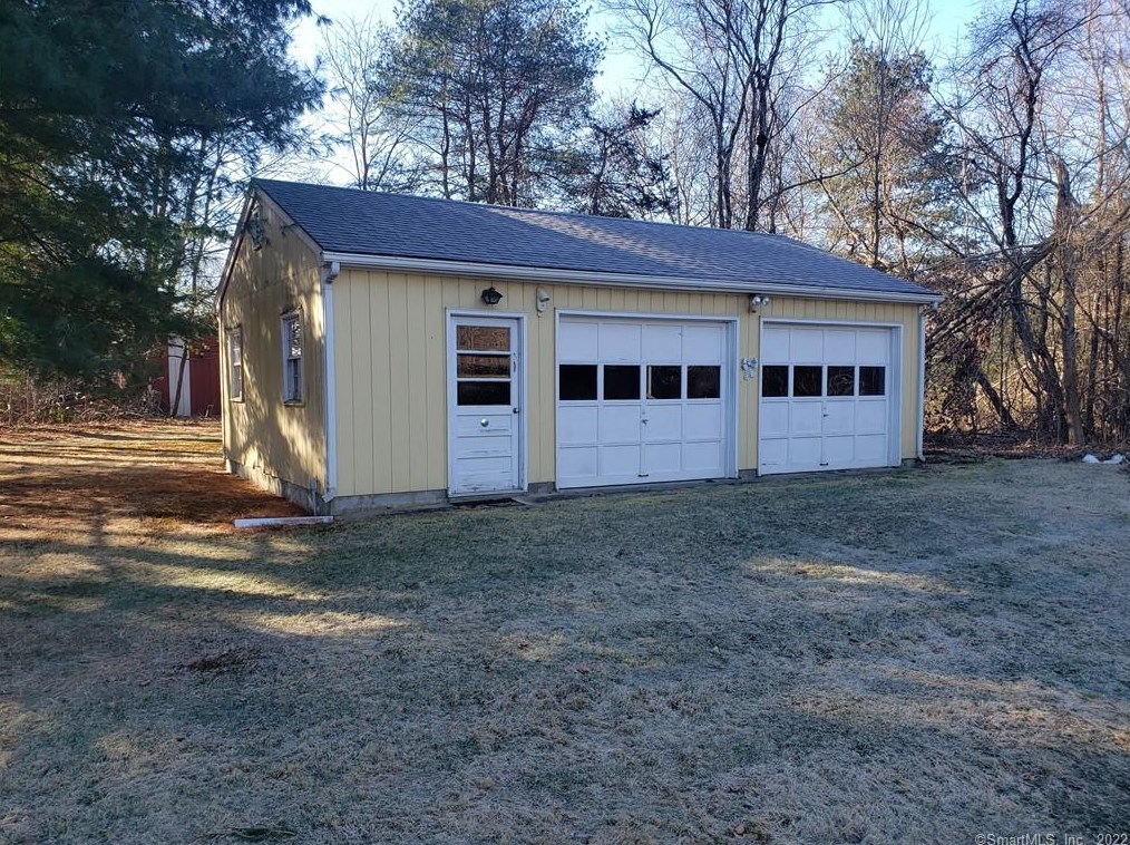10 Church Ln, East Lyme, CT 06333