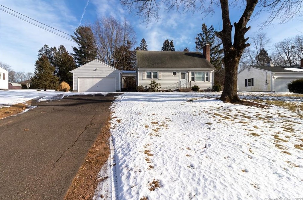 20 Christopher Dr, Vernon, CT 06066-2802