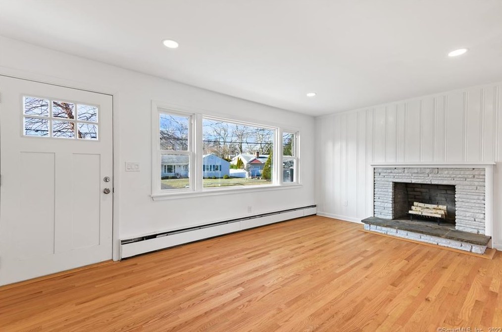 6 Maurice St, Norwalk, CT 06851