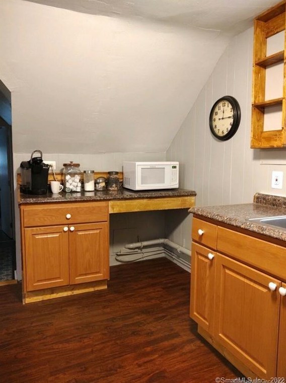 18 Pratt St #2, Winsted, CT 06098