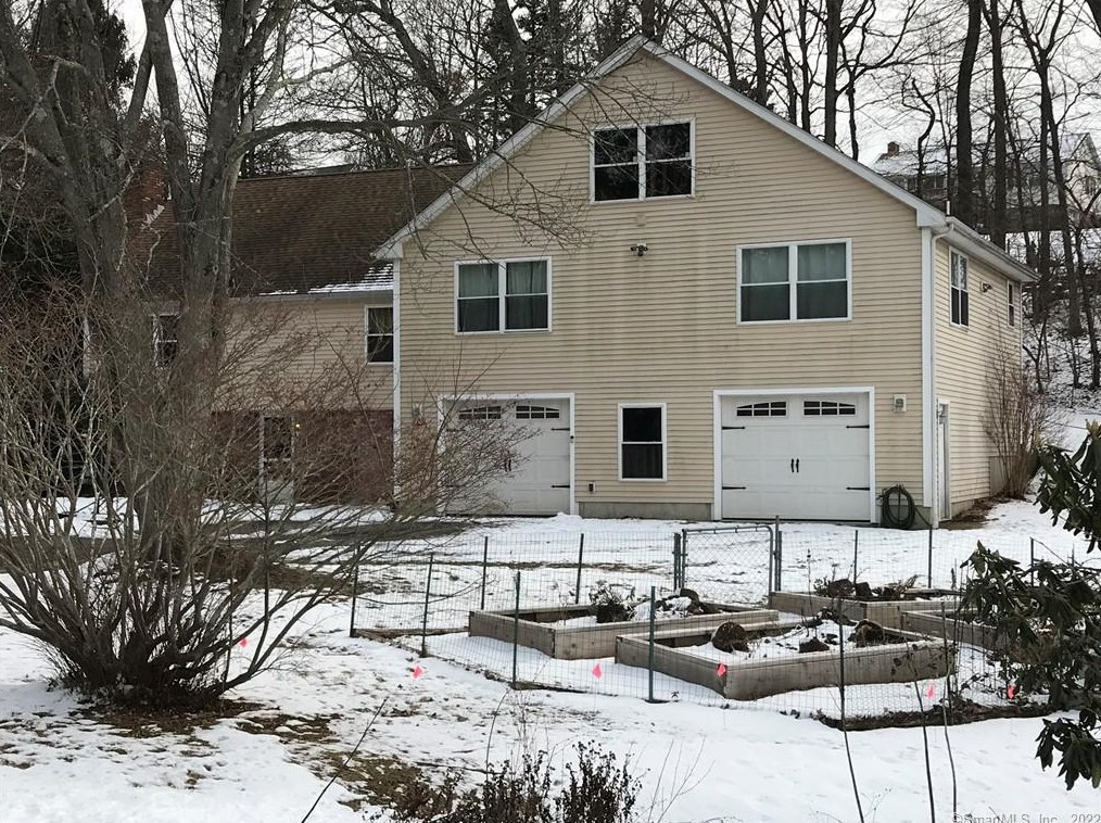 70 Burt Dr, Middlefield, CT 06455
