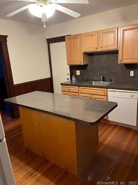 47 10th St, Derby, CT 06418