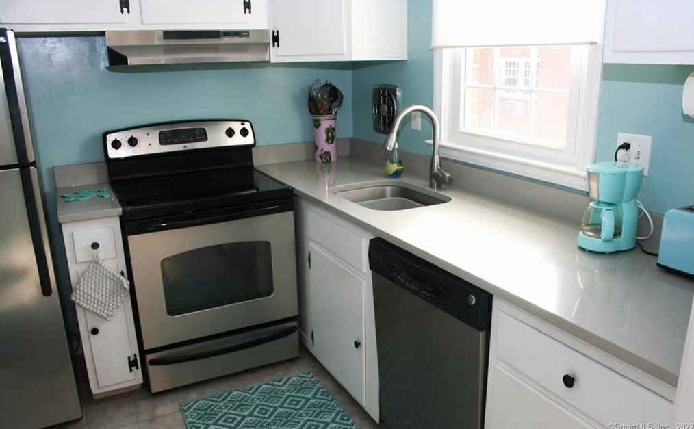 31 Brewster Rd #c, Glastonbury, CT 06033