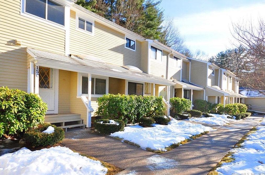 15 Wiggins Farm Dr, Simsbury, CT 06070 exterior