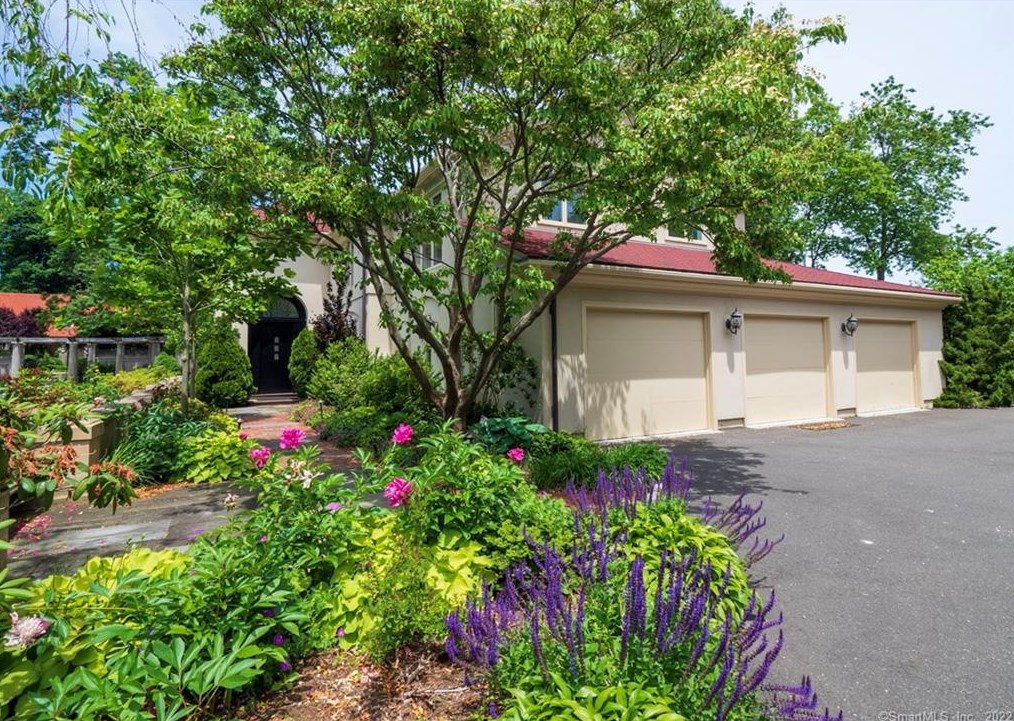 10 Bluewater Hl S, Westport, CT 06880