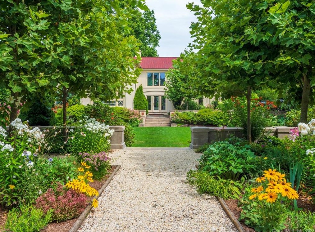 10 Bluewater Hl, Westport CT  06880-6505 exterior