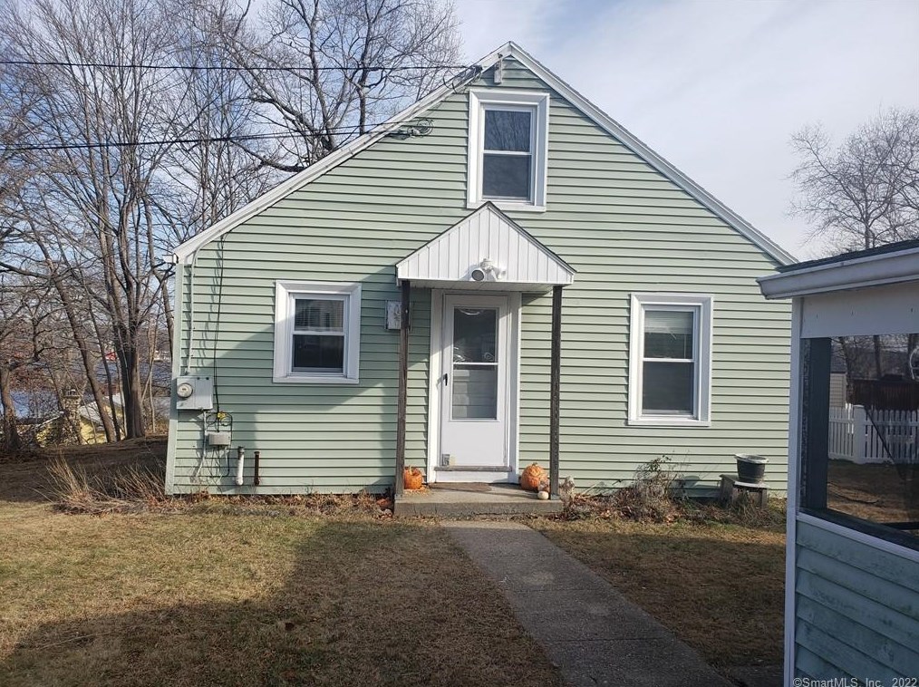 37 Richards Grove Rd, Quaker Hill, CT 06375
