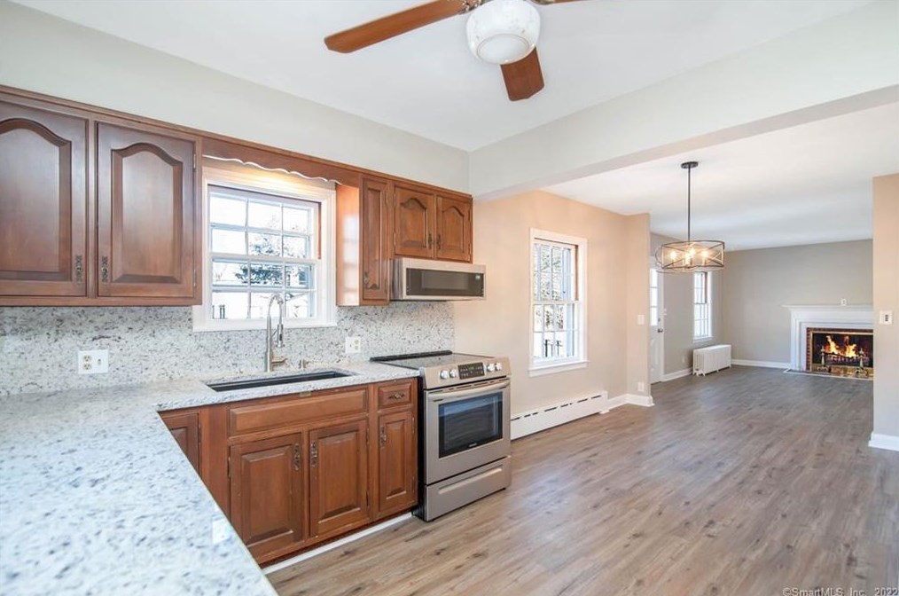 192 Spring St, Windsor Locks, CT 06096