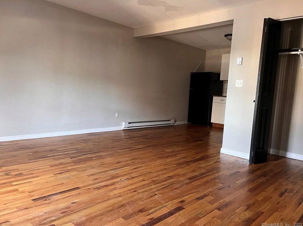 226 Crown St #unit A, Meriden, CT 06450