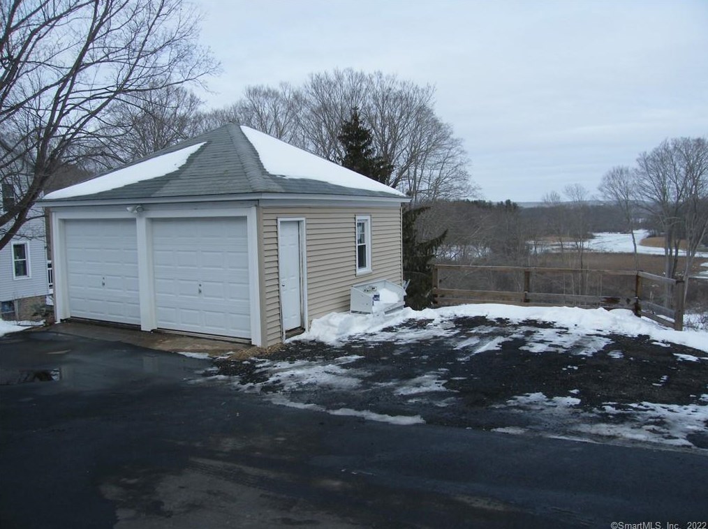 24 Middlesex Ave, Chester, CT 06412