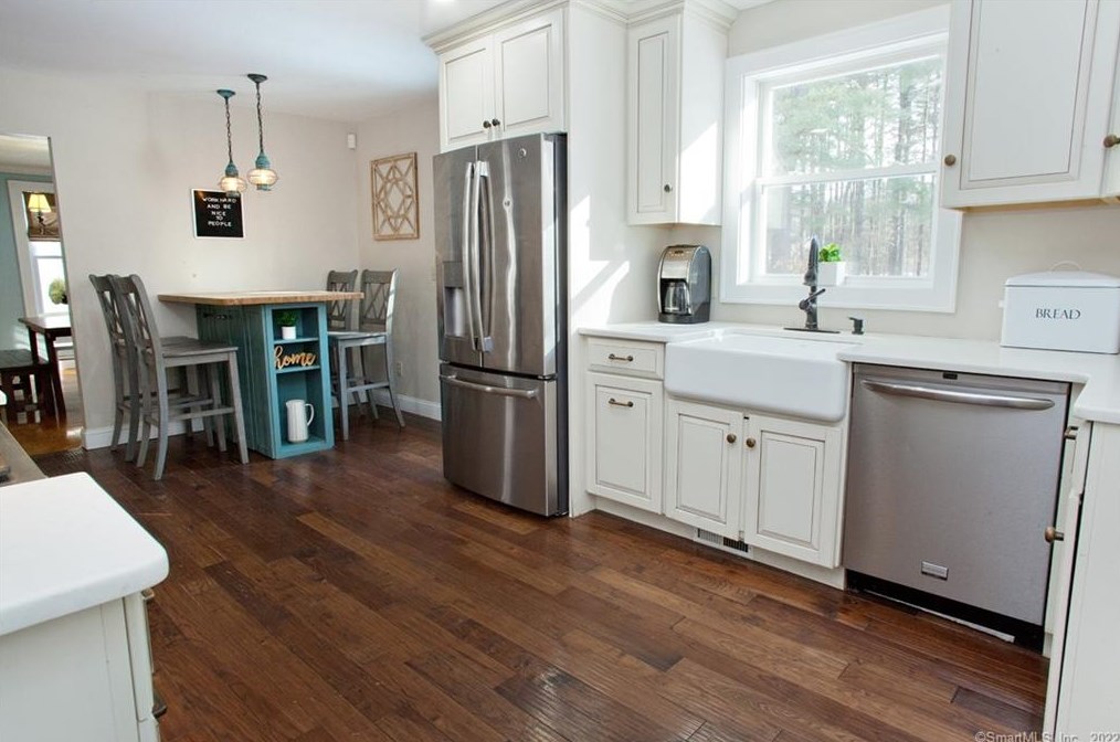 219 Arch Rd, Avon CT 06001-4209 exterior