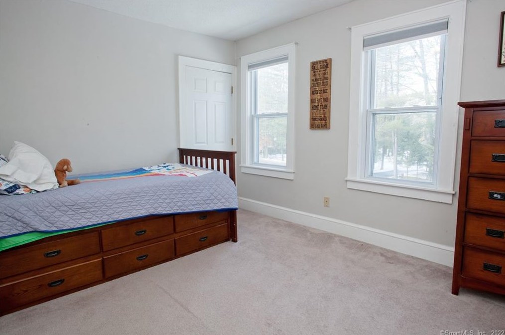 219 Arch Rd, Avon CT 06001-4209 exterior