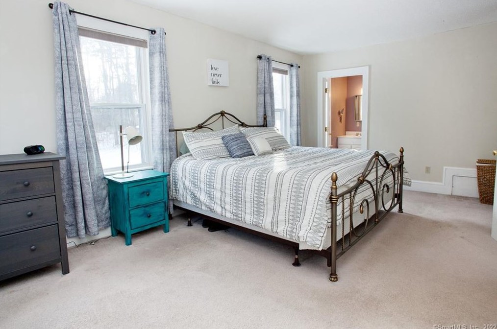 219 Arch Rd, Avon CT 06001-4209 exterior