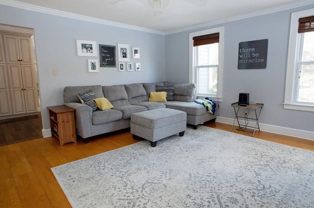 219 Arch Rd, Avon CT 06001-4209 exterior