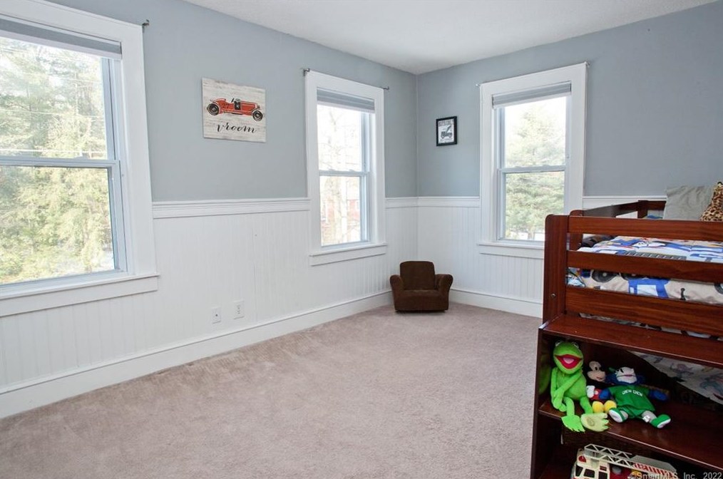 219 Arch Rd, Avon CT 06001-4209 exterior