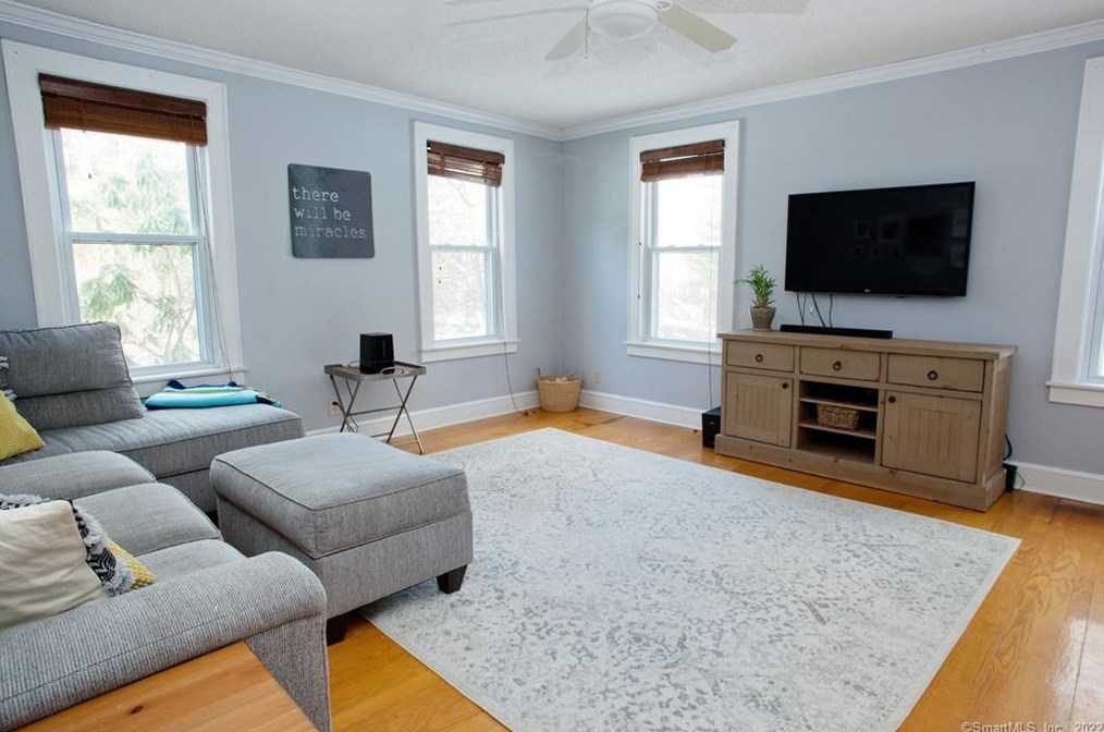 219 Arch Rd, Avon CT 06001-4209 exterior