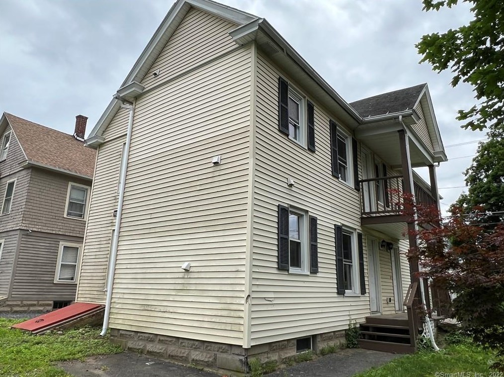 80 Wolcott Ave, Torrington, CT 06790