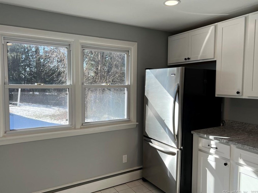 25 Kenneth Dr, Glastonbury, CT 06033