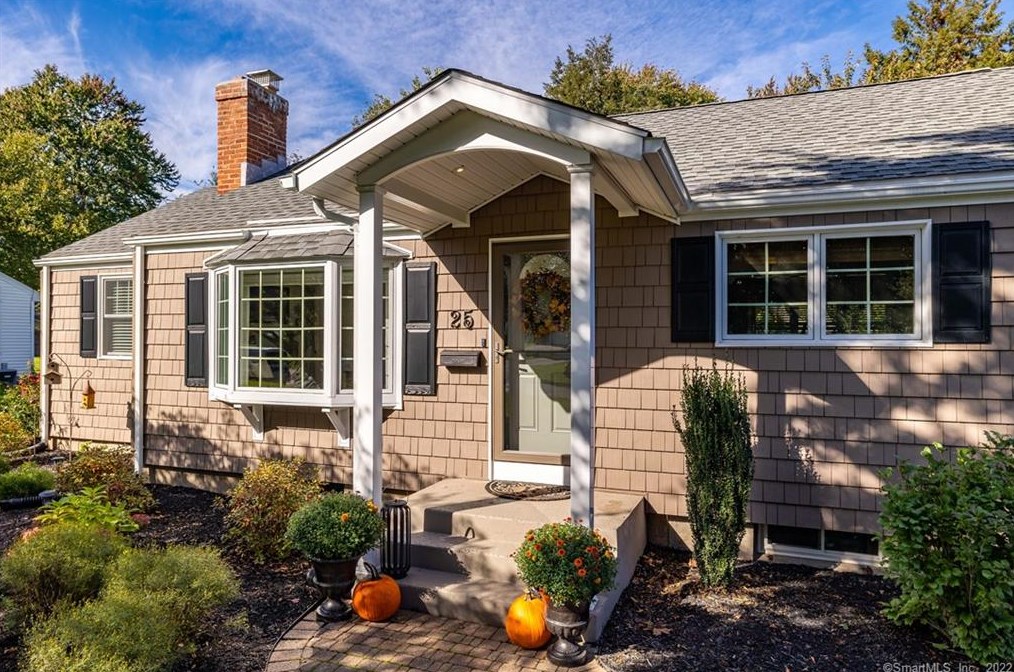 25 Burwood Rd, Hartford, CT 06109 exterior