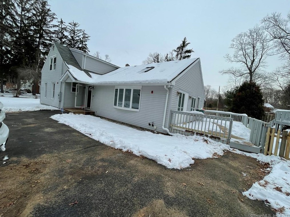 564 Pool Rd, North Haven, CT 06473