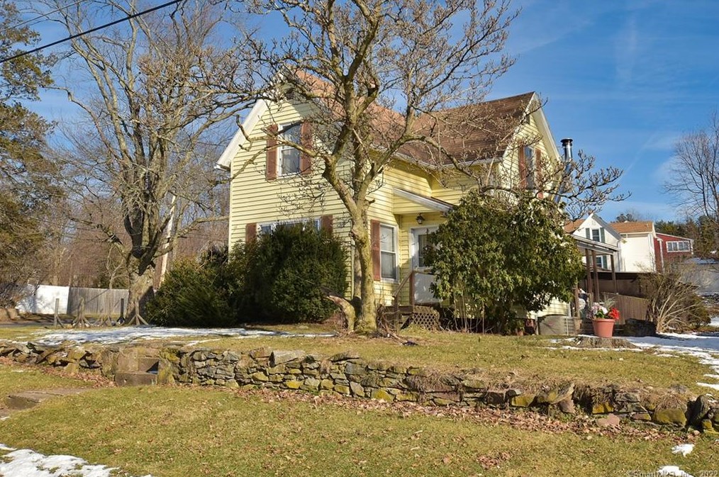 106 Orchard St, Ellington, CT 06029