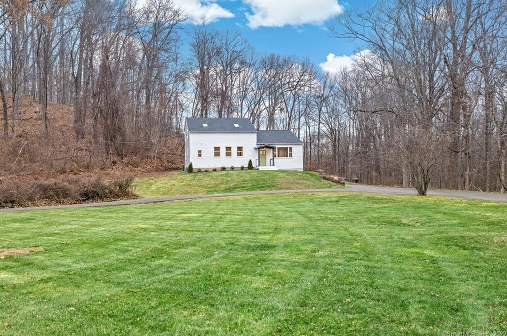 926 Moss Farms Rd, Cheshire, CT 06410