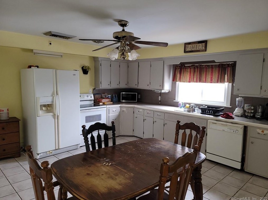 258 Sentinel Hill Rd, Derby, CT 06418