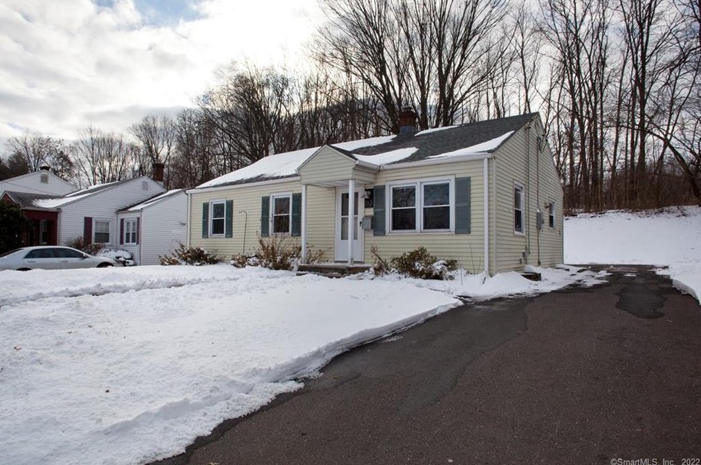 163 Mayflower St, Hartford, CT 06110-1421