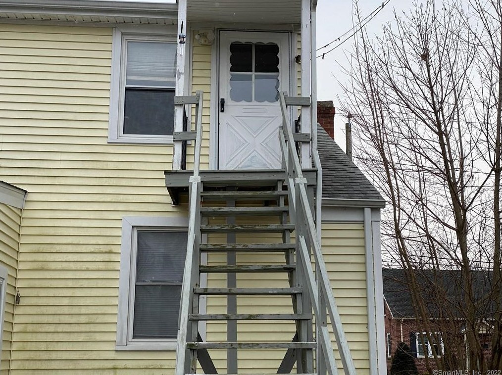 30 Aceto St, Branford CT  06405-3702 exterior