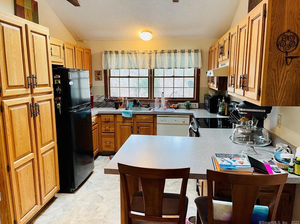 25 Liberty St, Madison CT  06443-3258 exterior
