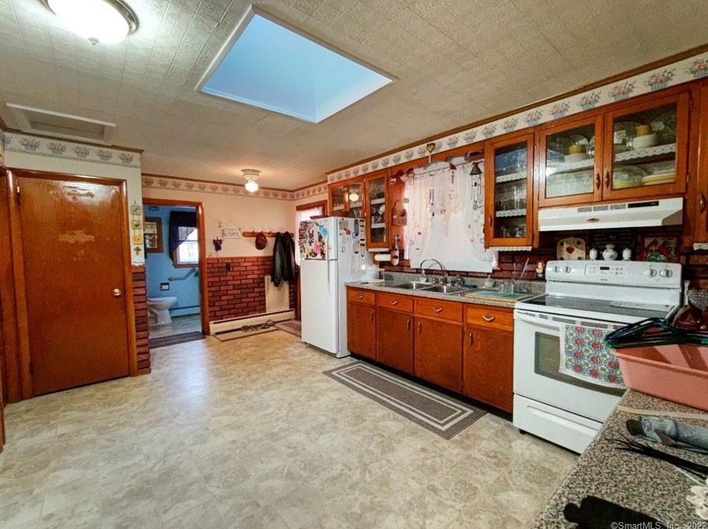 1455 Riverside Dr, Fabyan, CT 06255