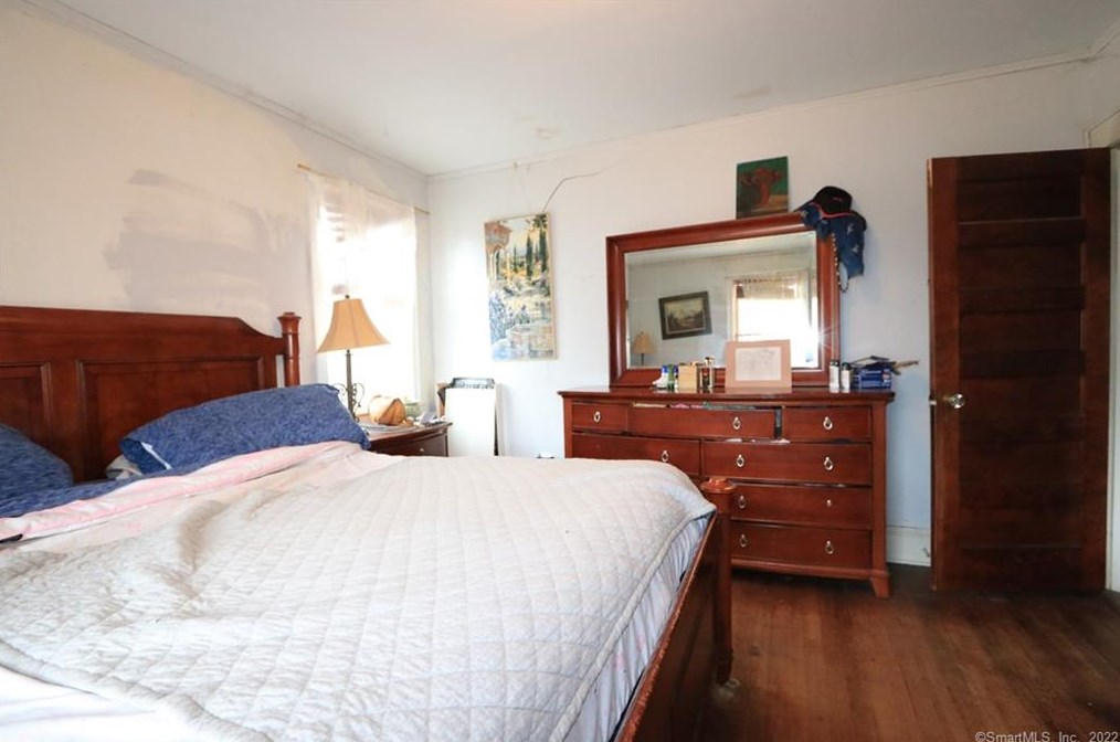 42 Brookview Ave, Fairfield CT  06825-1833 exterior